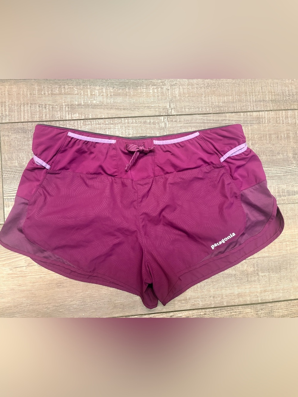 Patagonia Women's Magenta Active Shorts size Small